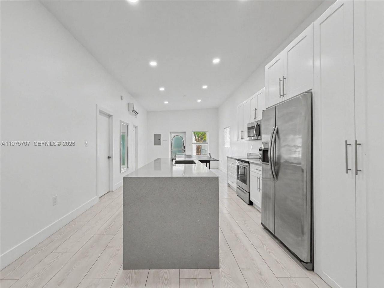 836 NW 33rd Ave, Miami, FL 33125 Photo