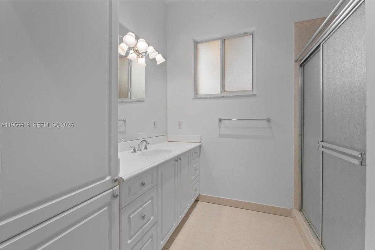 16640 NW 86th Ct, Miami Lakes, FL 33016 Photo