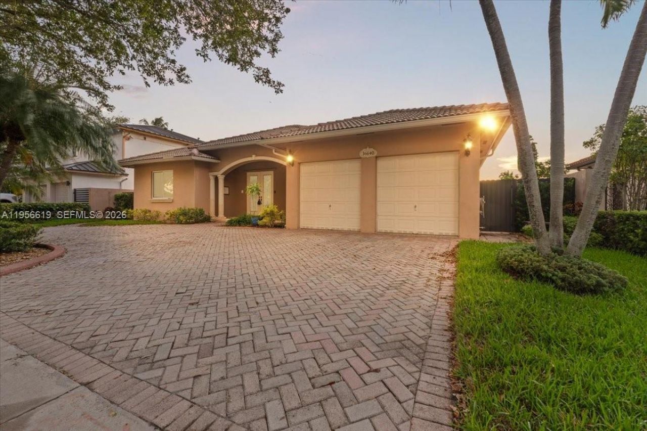 16640 NW 86th Ct , Miami Lakes, FL 33016 Photo