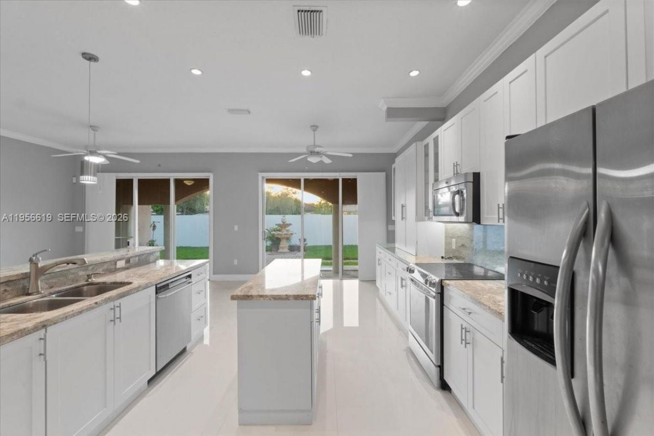 16640 NW 86th Ct, Miami Lakes, FL 33016 Photo