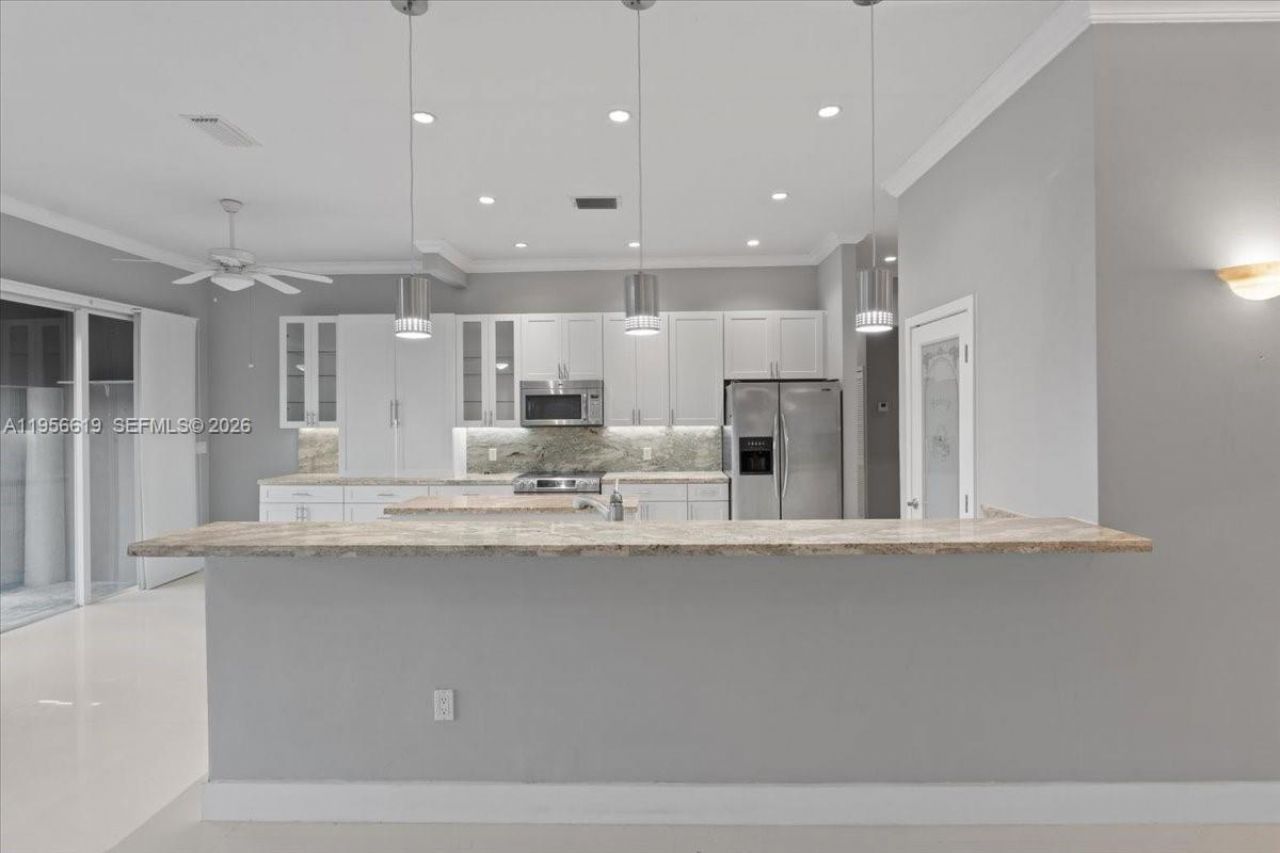 16640 NW 86th Ct, Miami Lakes, FL 33016 Photo