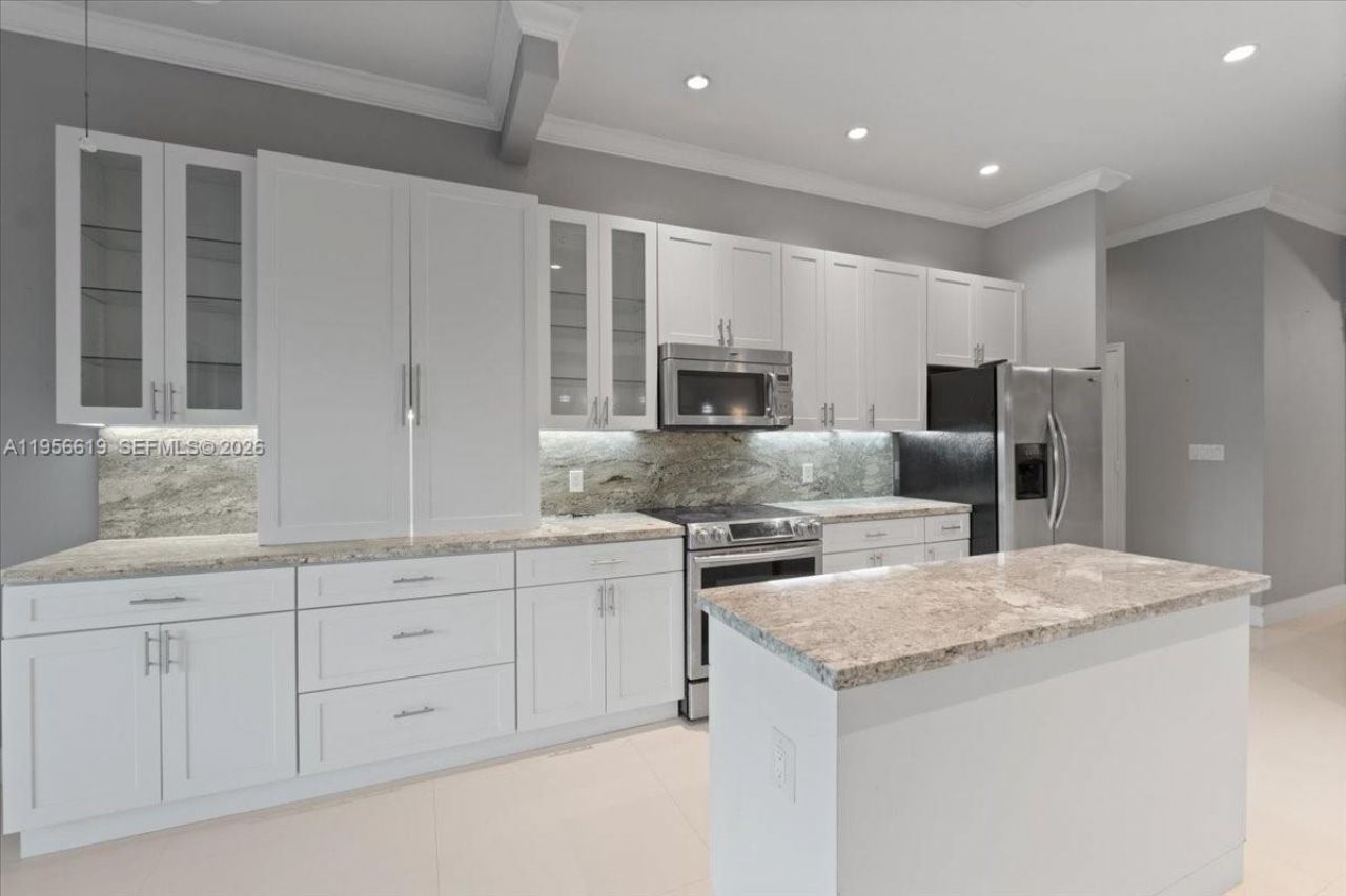 16640 NW 86th Ct, Miami Lakes, FL 33016 Photo