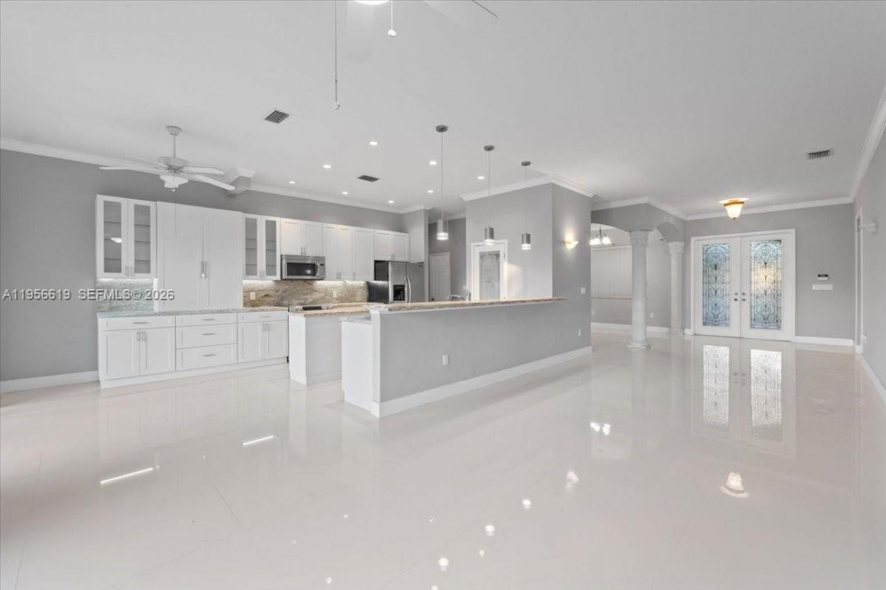 16640 NW 86th Ct, Miami Lakes, FL 33016 Photo