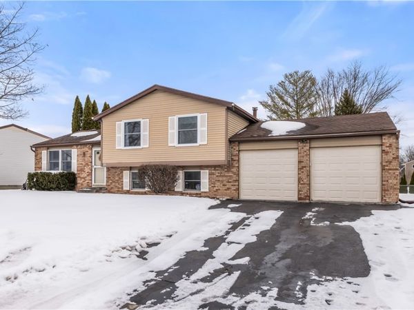 36 Weather Wood Lane , Rochester, NY 14612