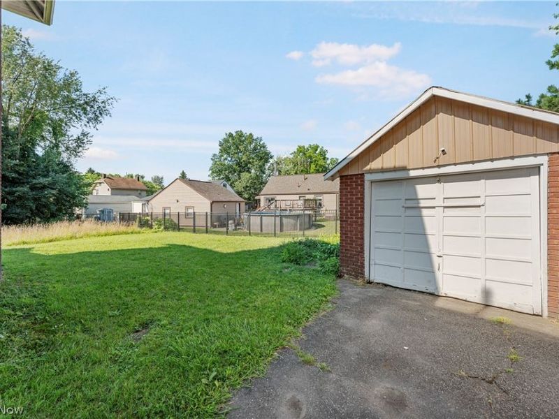 2409 Gilbert Avenue NE, Canton, OH 44705 Photo 5