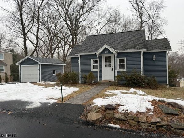 28 Hussa Pl, Denville, NJ 07834