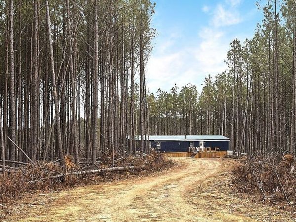 1661 Sassafras Stand Ridge Rd , Linden, TN 37096