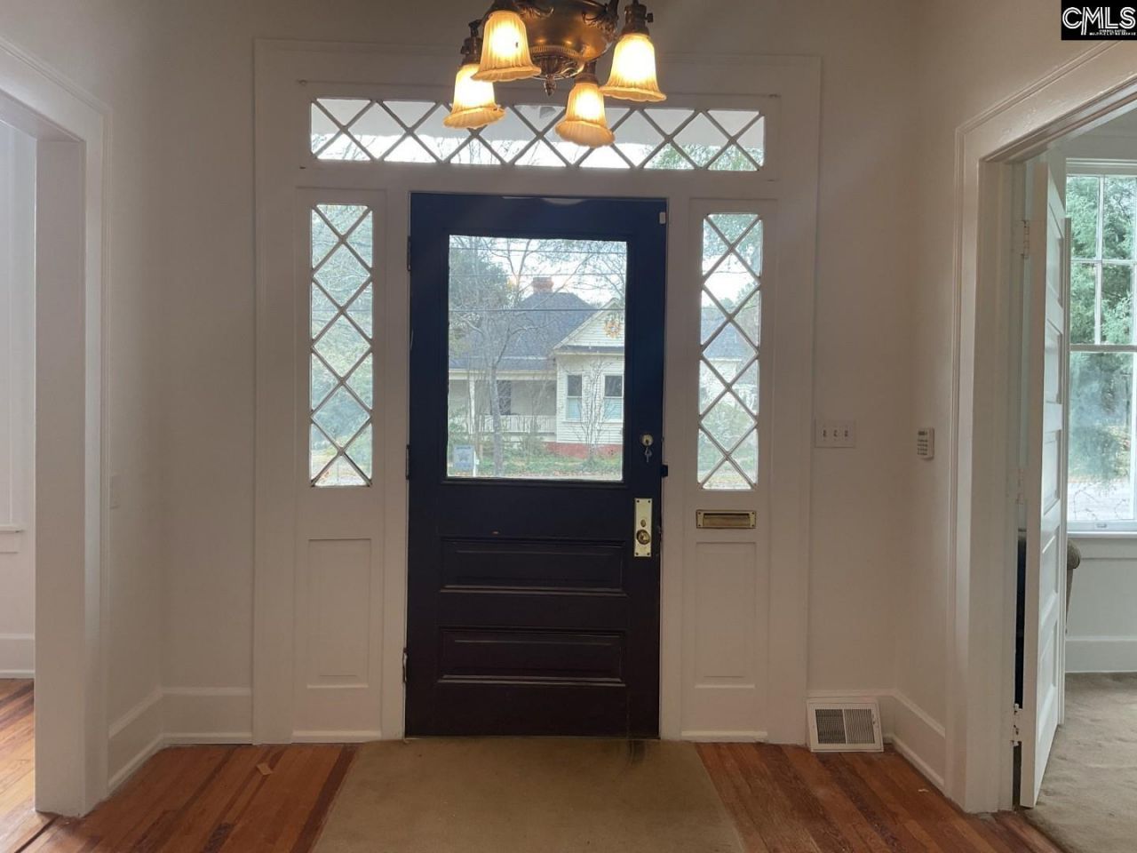 902 Maple Street  Photo 6