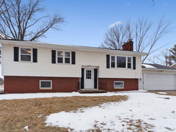 4309 Crestview Drive, Cedar Falls, IA 50613