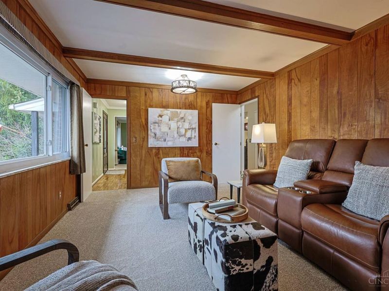 1013 Ligorio Avenue, Greenhills, OH 45218 Photo 12