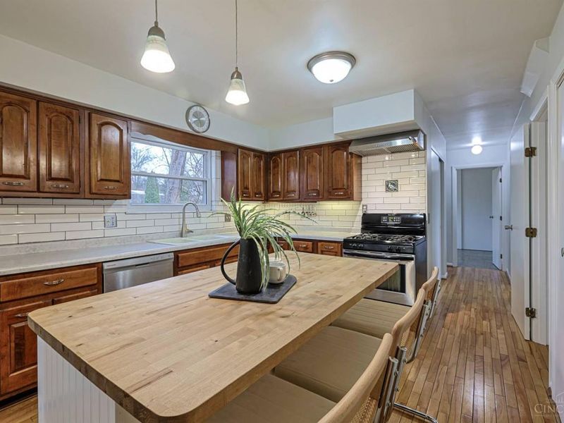 1013 Ligorio Avenue, Greenhills, OH 45218 Photo 16