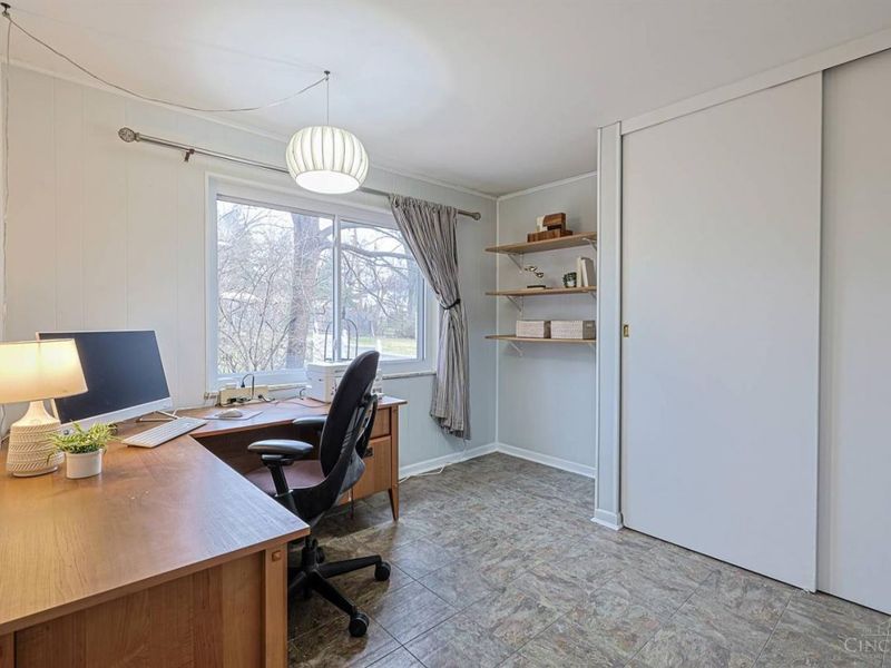 1013 Ligorio Avenue, Greenhills, OH 45218 Photo 21