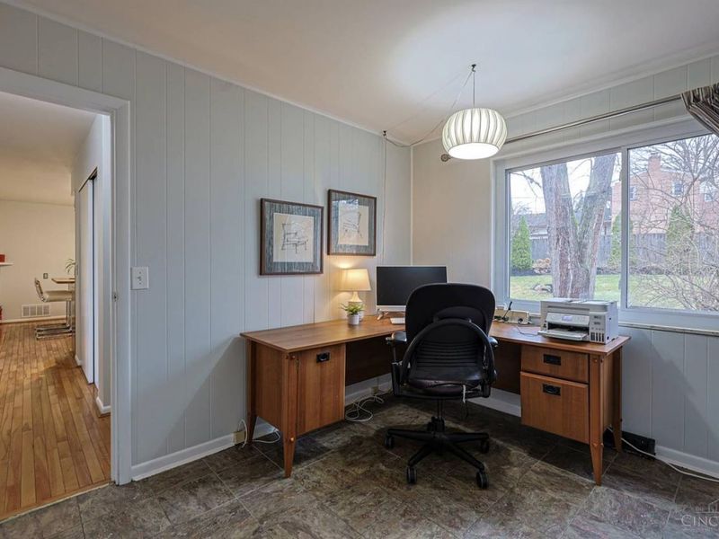 1013 Ligorio Avenue, Greenhills, OH 45218 Photo 22