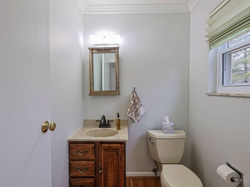 1013 Ligorio Avenue, Greenhills, OH 45218 Photo 35