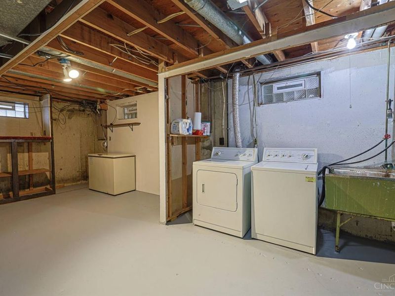 1013 Ligorio Avenue, Greenhills, OH 45218 Photo 37