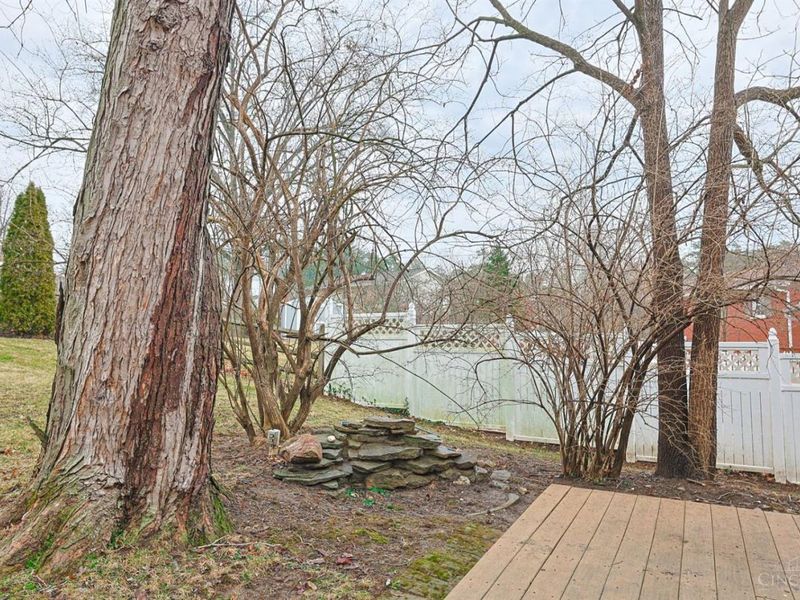 1013 Ligorio Avenue, Greenhills, OH 45218 Photo 46