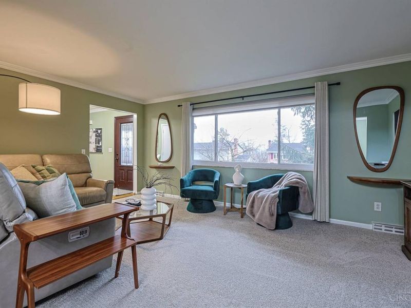 1013 Ligorio Avenue, Greenhills, OH 45218 Photo 8