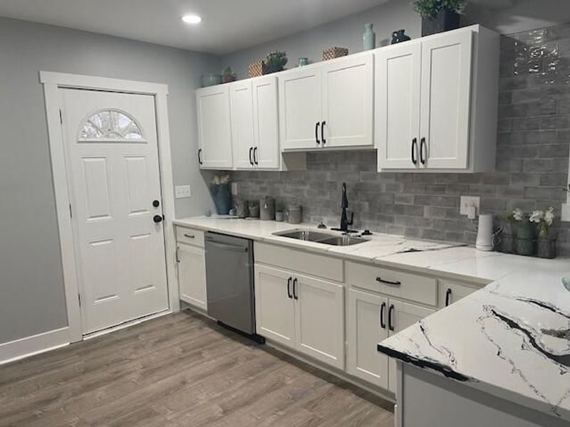 1269 S Champion Avenue , Columbus, OH 43206 Photo 2