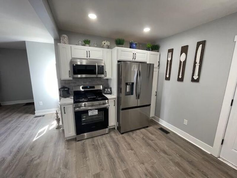 1269 S Champion Avenue , Columbus, OH 43206 Photo 3