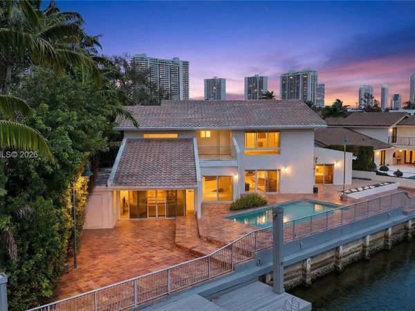 3226 NE 168th St , North Miami Beach, FL 33160