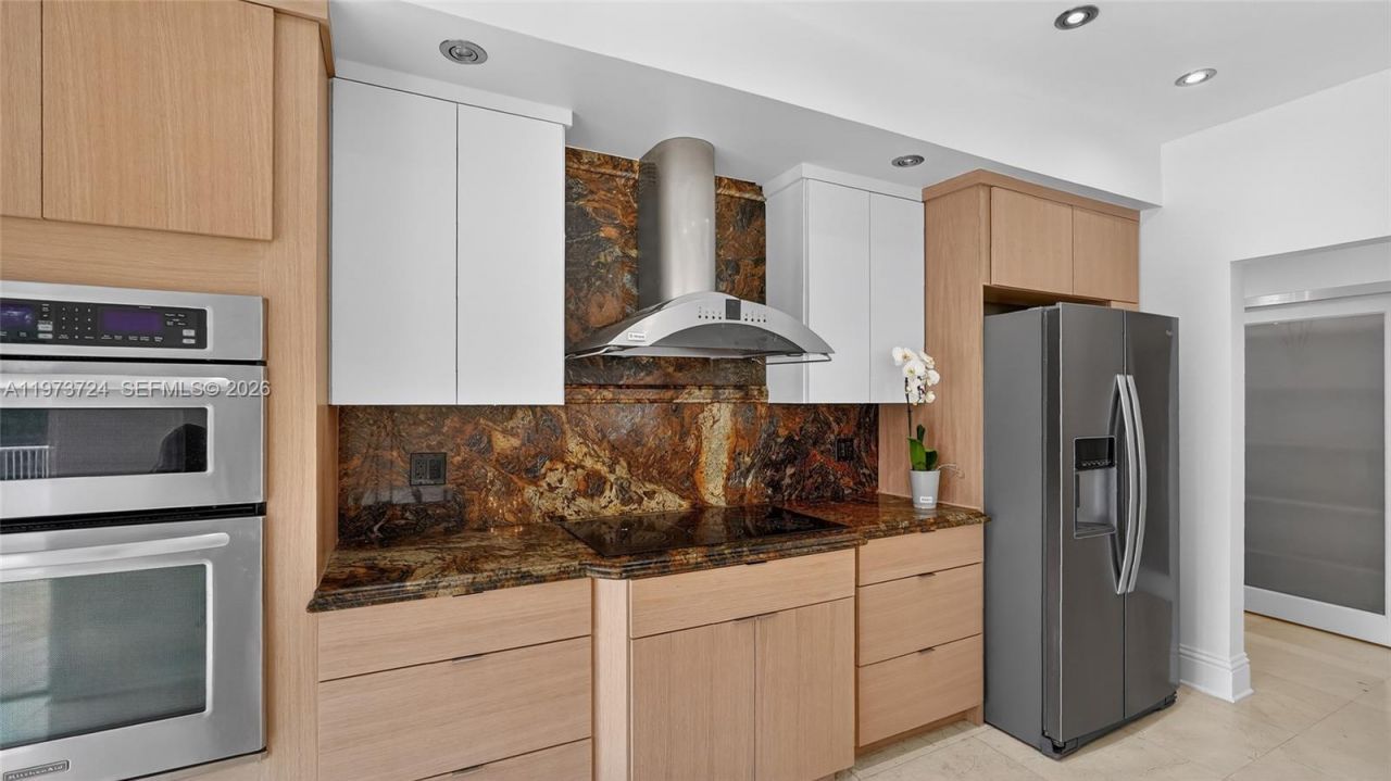 3226 NE 168th St , North Miami Beach, FL 33160 Photo