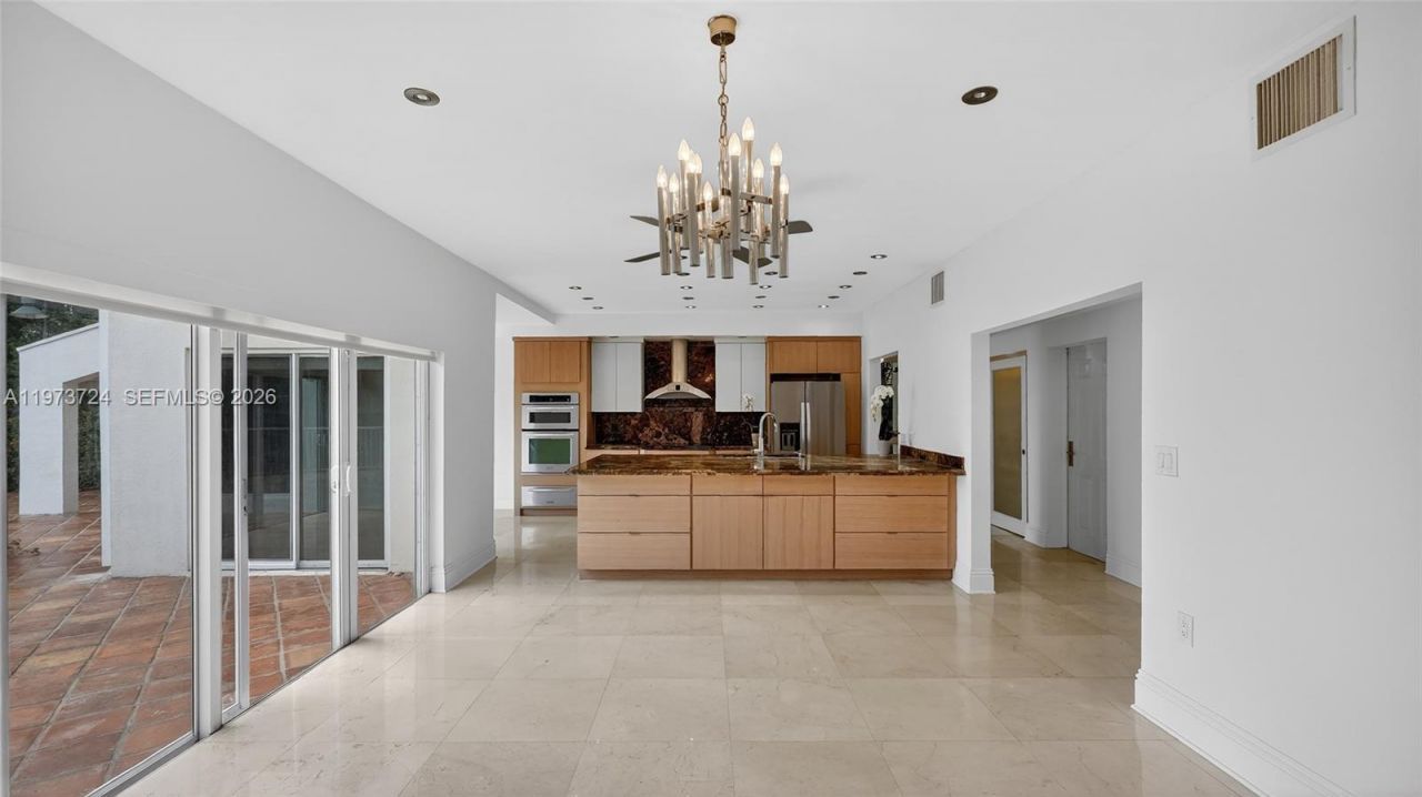 3226 NE 168th St , North Miami Beach, FL 33160 Photo