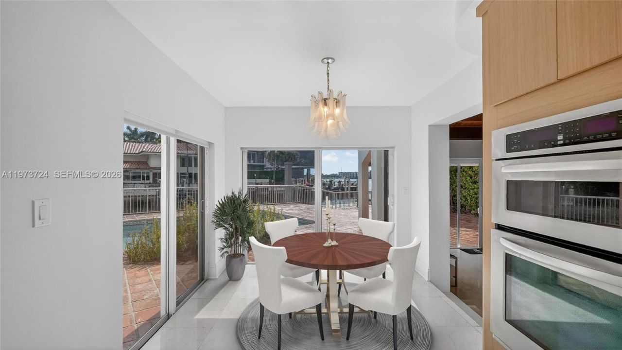 3226 NE 168th St , North Miami Beach, FL 33160 Photo