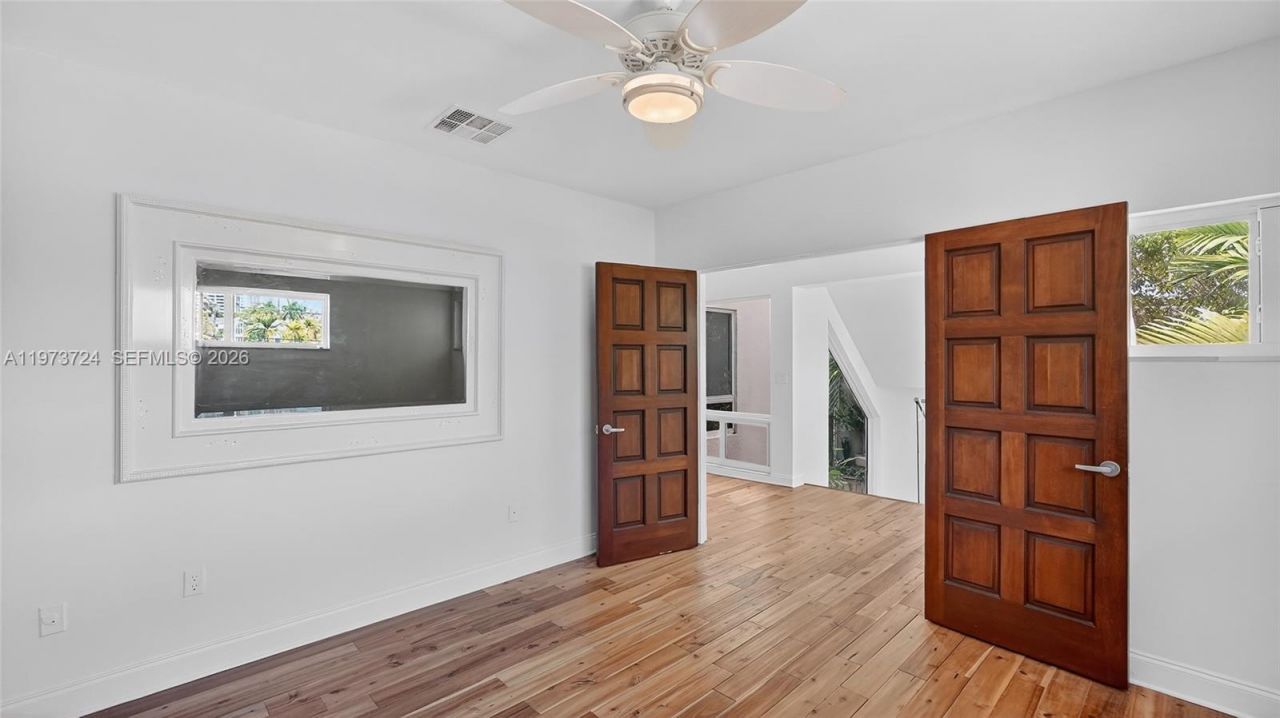 3226 NE 168th St , North Miami Beach, FL 33160 Photo