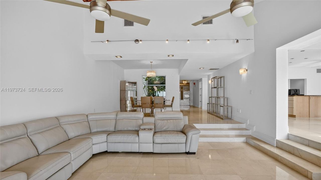 3226 NE 168th St , North Miami Beach, FL 33160 Photo