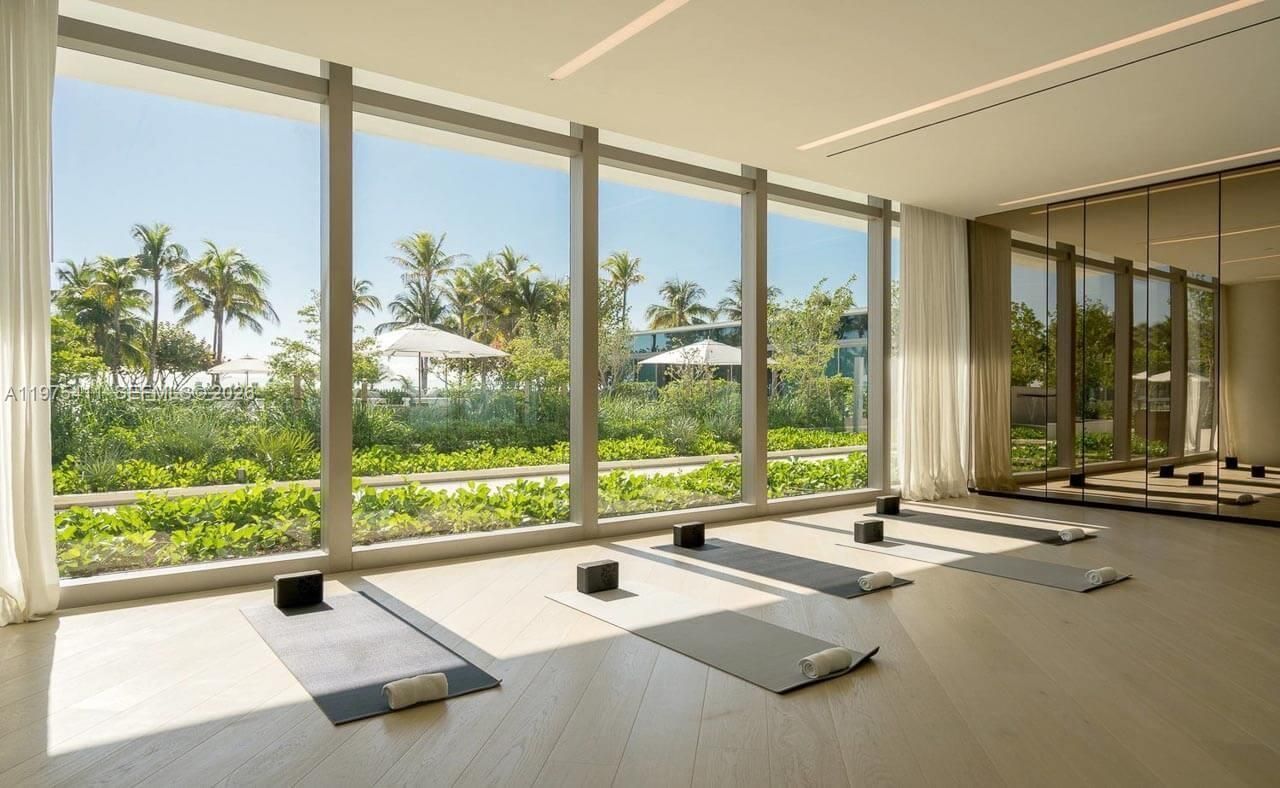 10203 Collins Ave, Unit 1105, Bal Harbour, FL 33154 Photo