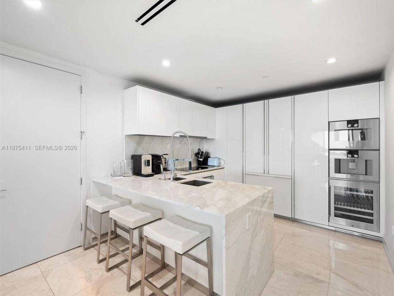 10203 Collins Ave, Unit 1105, Bal Harbour, FL 33154 Photo