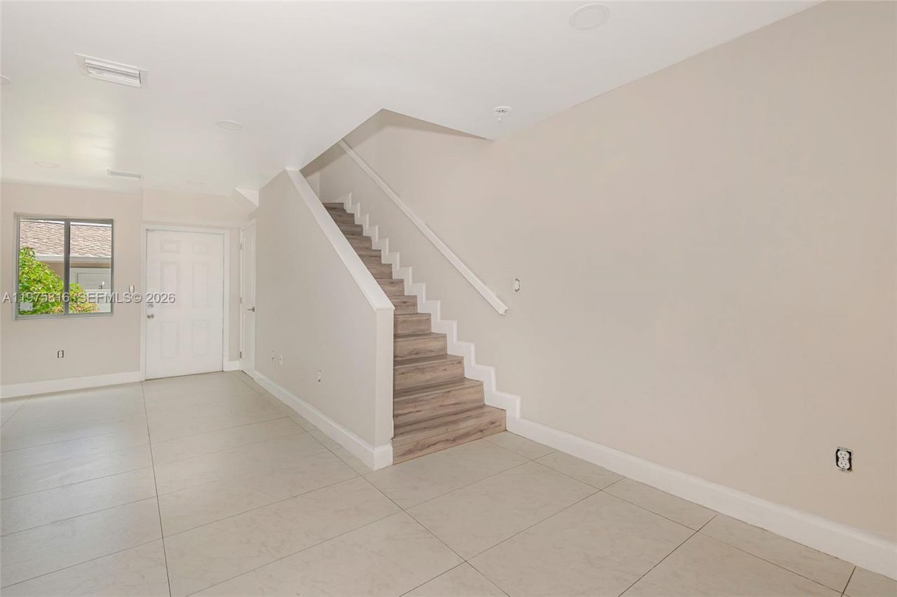 813 NW 3rd Ave , Unit 813, Fort Lauderdale, FL 33311 Photo