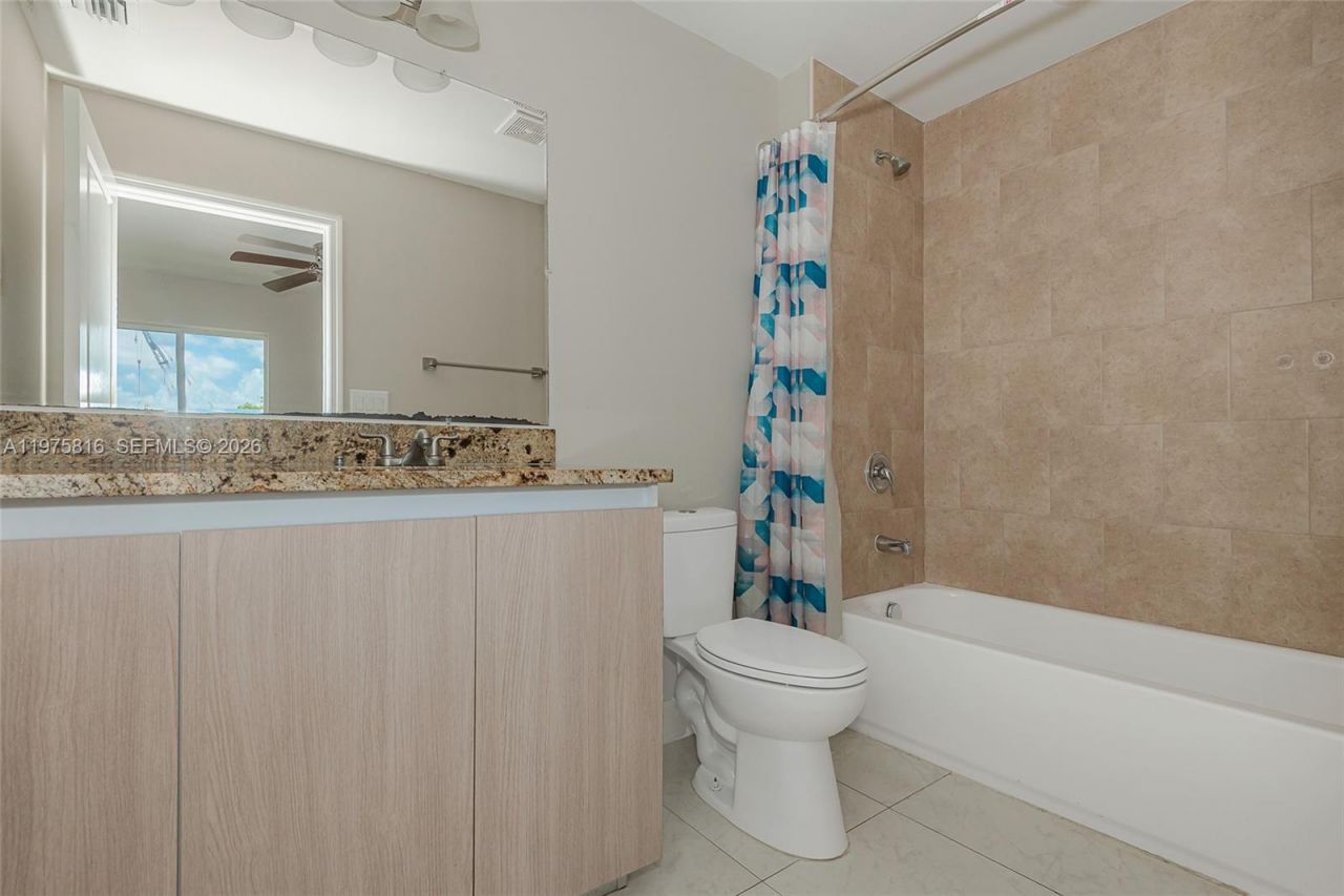 813 NW 3rd Ave , Unit 813, Fort Lauderdale, FL 33311 Photo