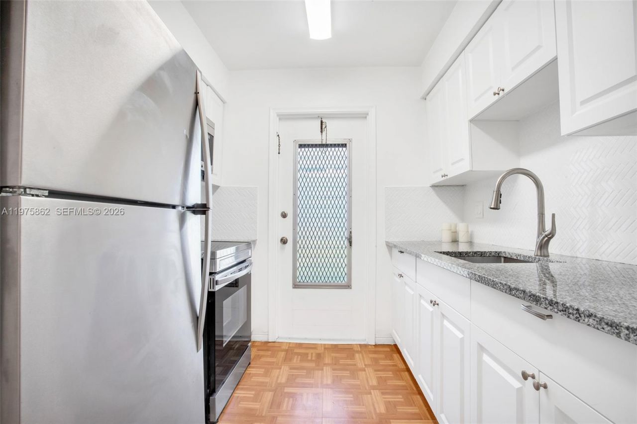1836 Arthur Street, Unit 9, Hollywood, FL 33020 Photo