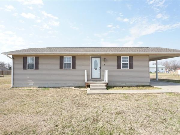 4 McNair St , Dexter, MO 63841
