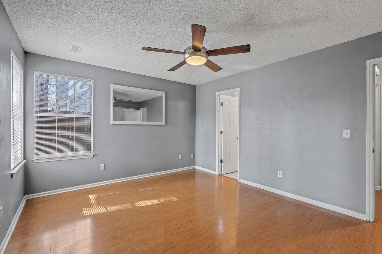 216 Regent Street Photo 16