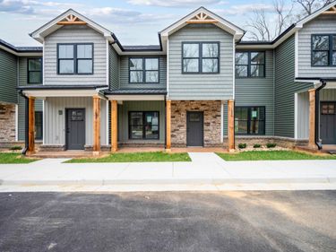 1042 Wythe Drive, Forest, VA 24551