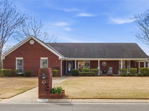 2709 Englewood Drive , Tuscaloosa, AL 35405