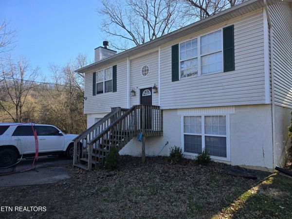 5801 Whisper Wood Rd, Knoxville, TN 37918