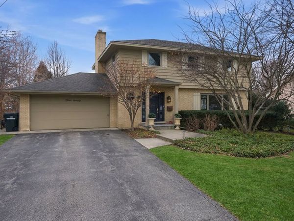 320 W Russell Street, Barrington, IL 60010