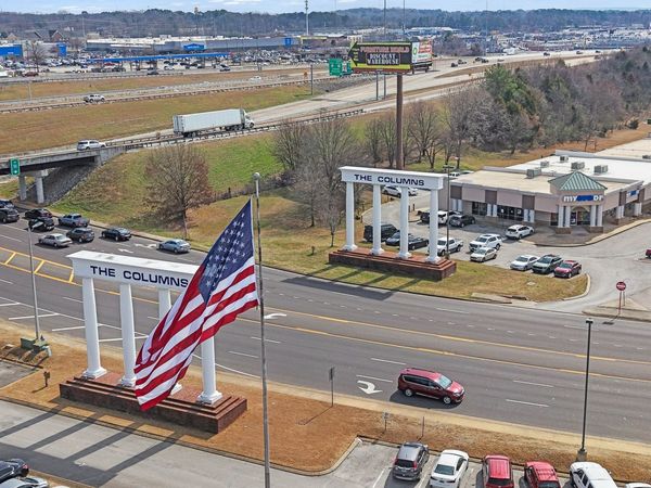 1000 Vann Dr , Jackson, TN 38305