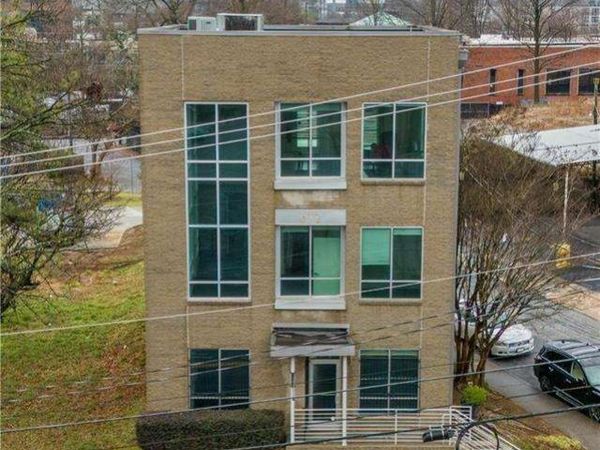 692 10th Street NW, Atlanta, GA 30318
