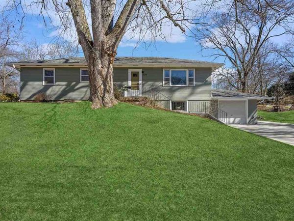 528 Beldon Ave, Iowa City, IA 52246