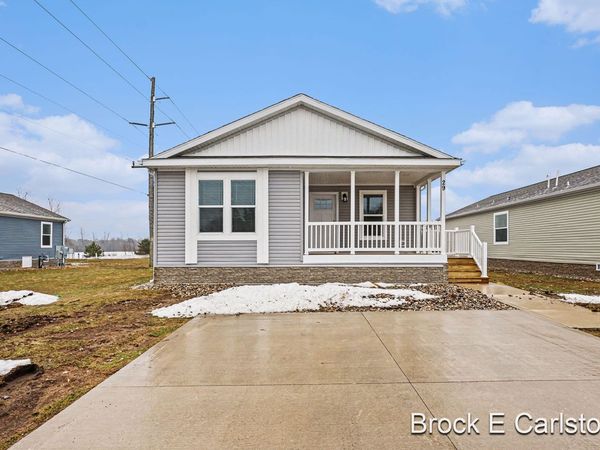 1283 E Ellis Road, Unit 29, Norton Shores, MI 49441