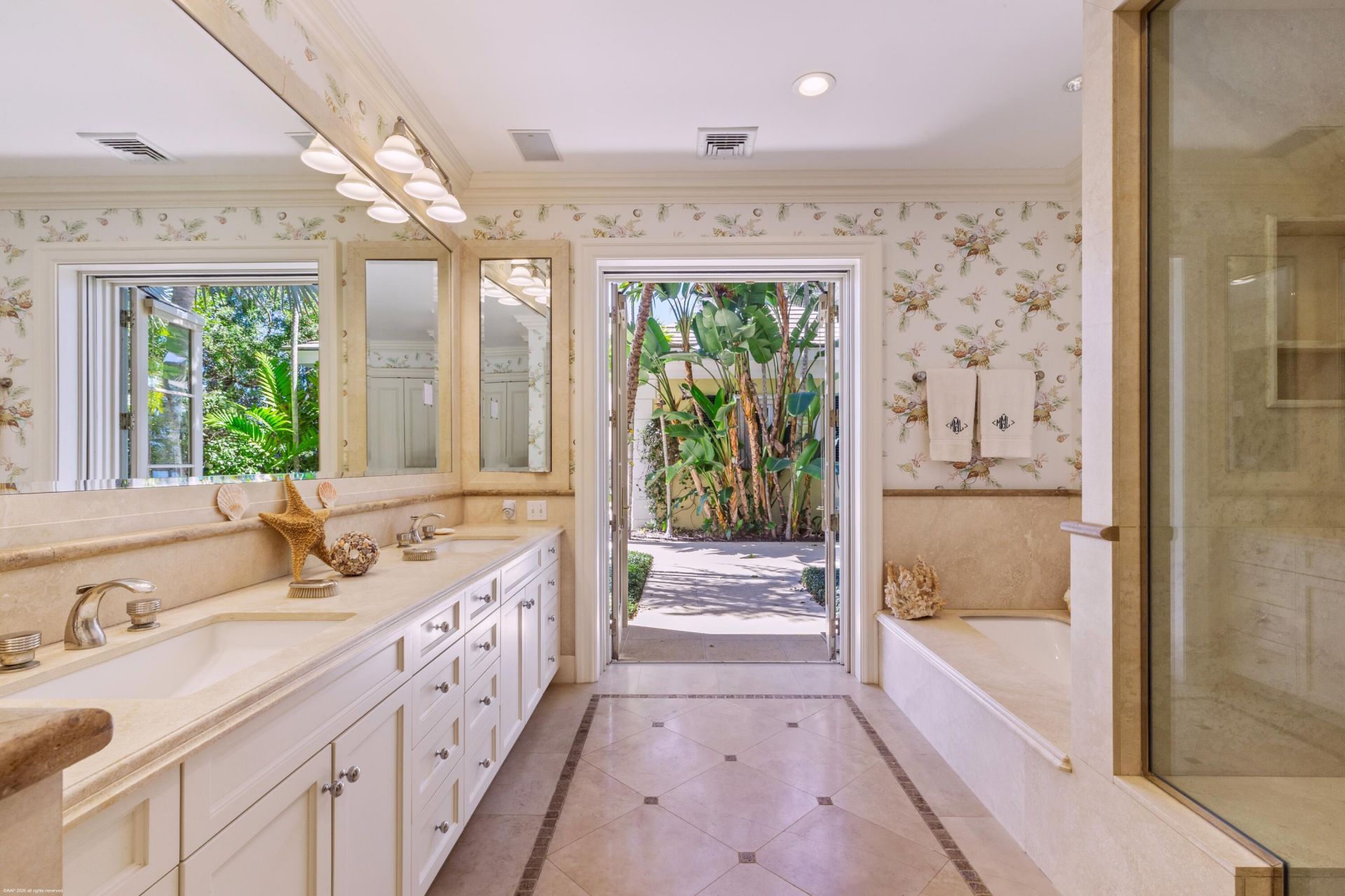 228 S Beach Road, Jupiter Island, FL 33455 Photo