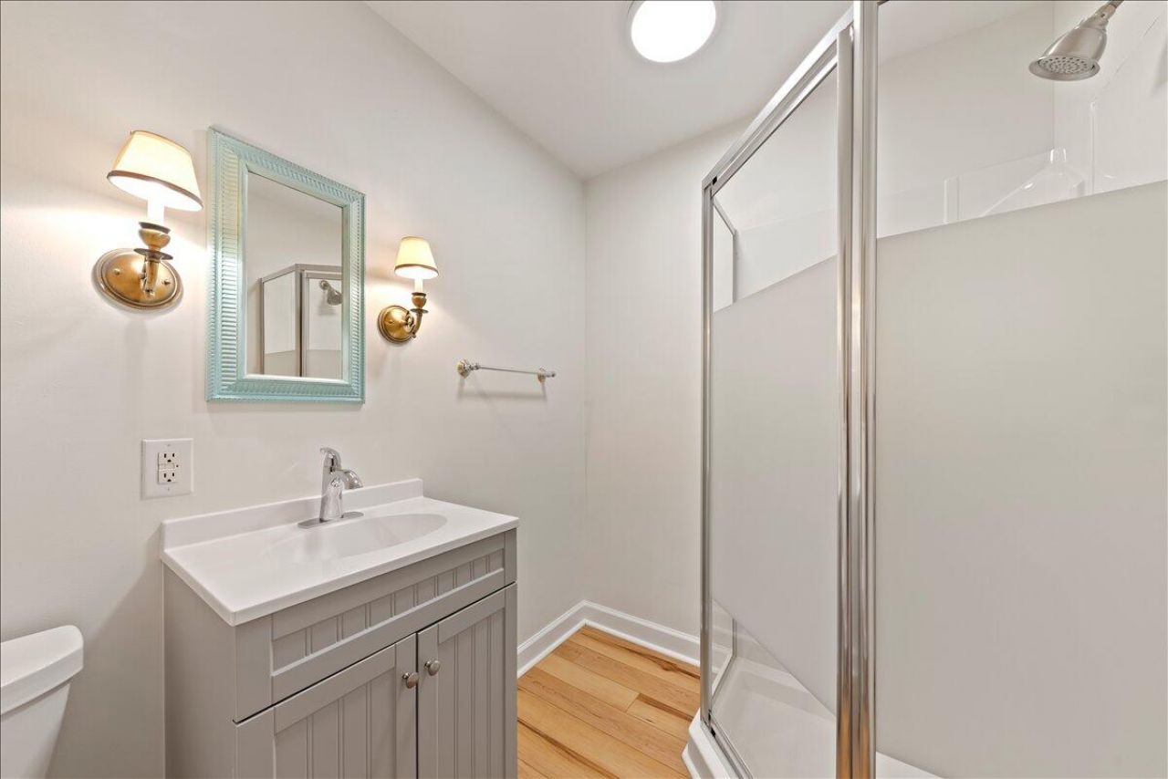 251 Bennett Street Photo 14