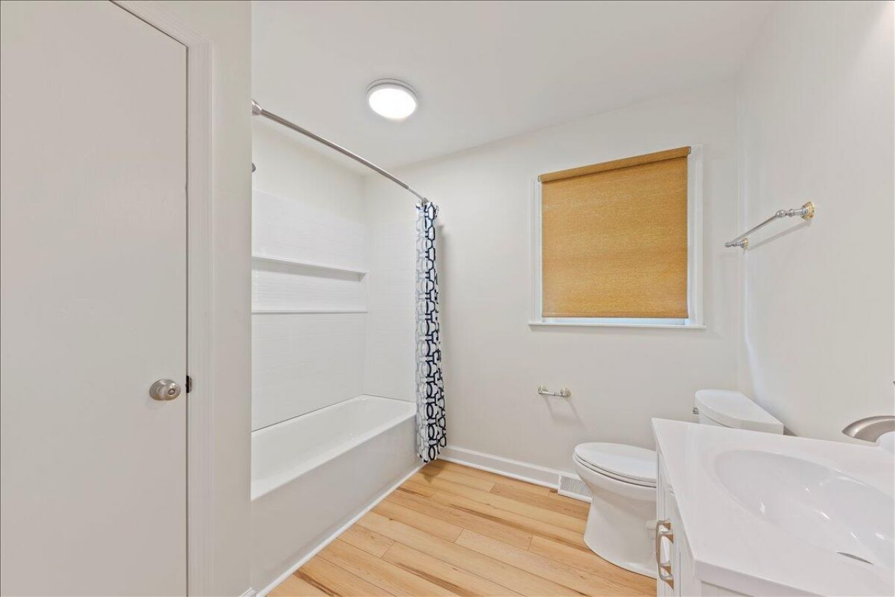 251 Bennett Street Photo 17