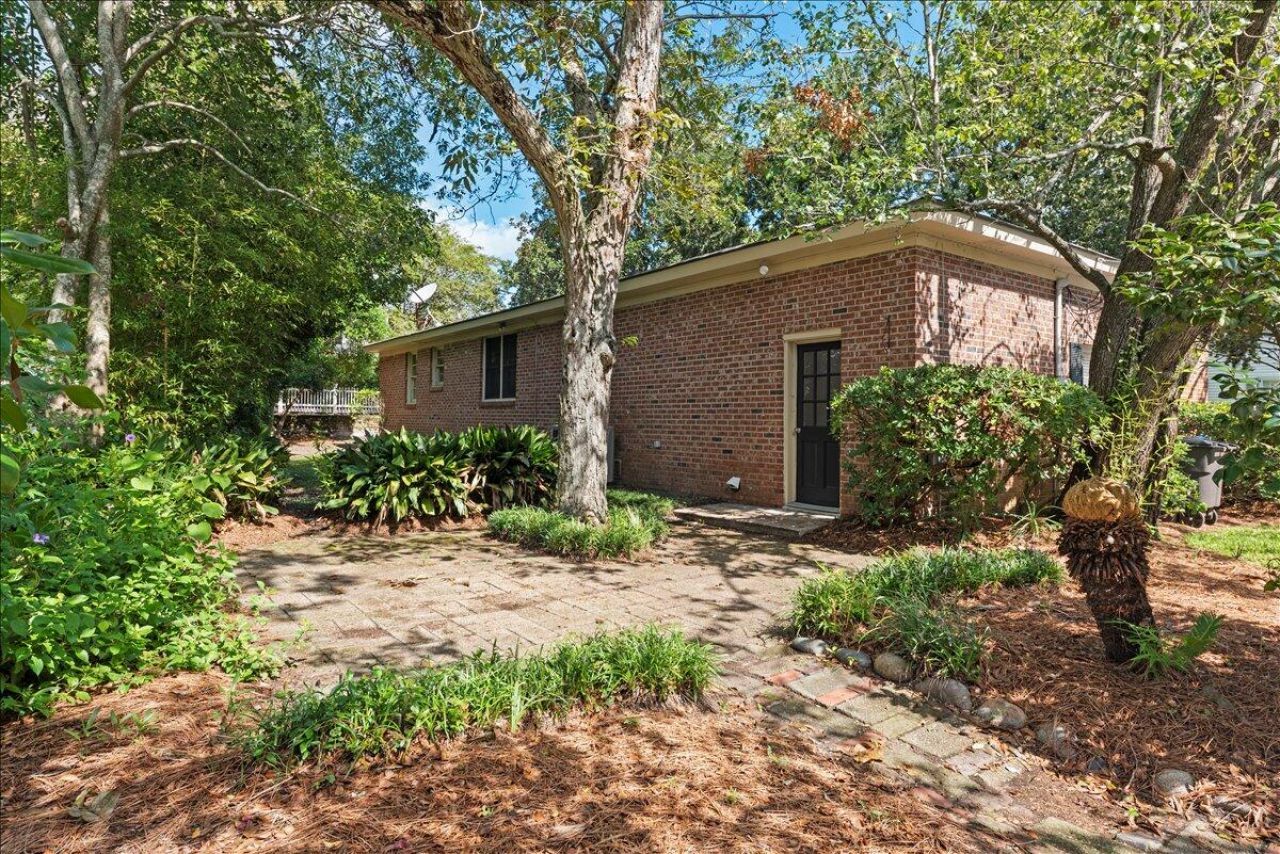 251 Bennett Street Photo 21