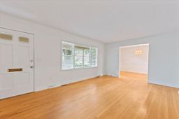 251 Bennett Street photo 4