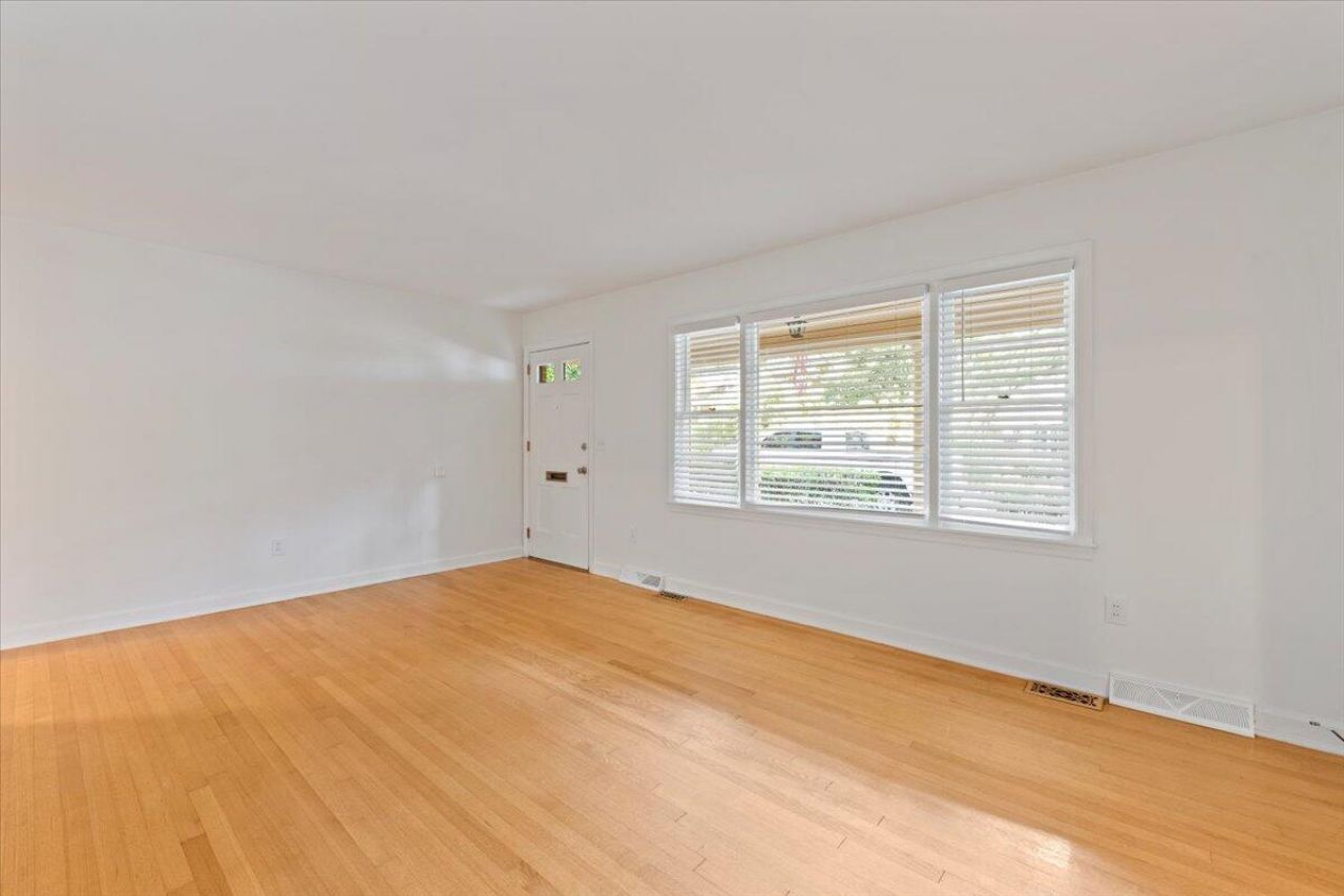 251 Bennett Street Photo 6